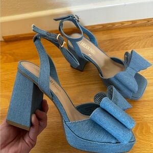 NIB size 7 Dream Pairs Women's Blue Platform Heels